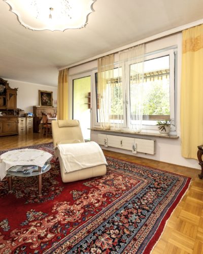 RIEDENBURG | Nur wenige Gehminuten in die Altstadt | 4‑Zimmer-Terrassenwohnung mit Grünblick