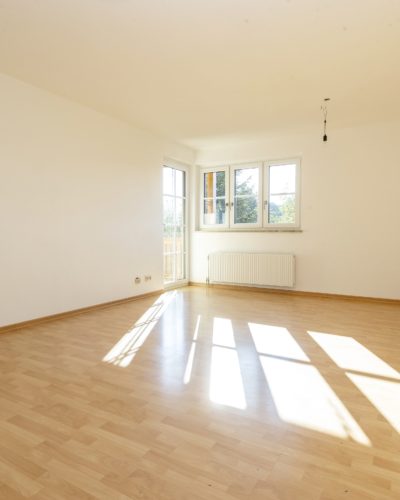 HENNDORF | Gemütliche 3‑Zimmer-Wohnung mit Balkon und TG-Stellplatz in ruhiger Lage